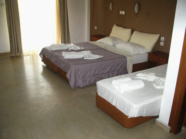 Δίκλυνο Hotel Platon