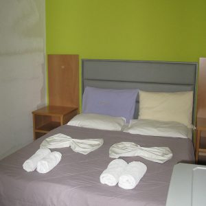 Μονόκλυνο Hotel Platon