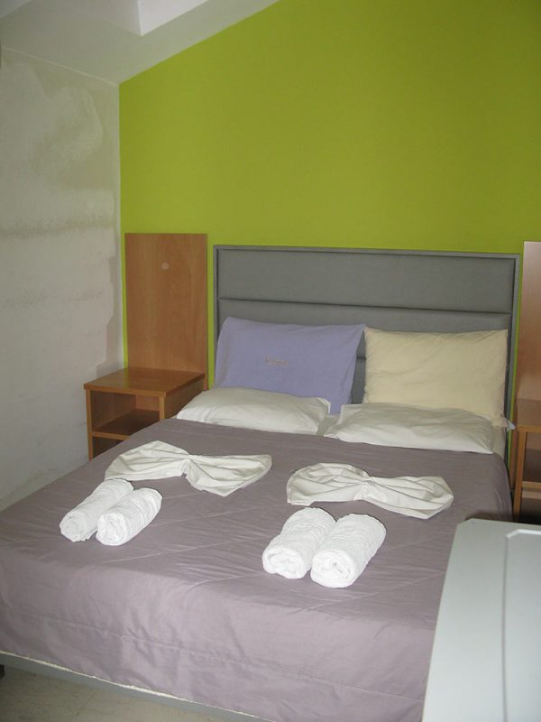 Μονόκλυνο Hotel Platon